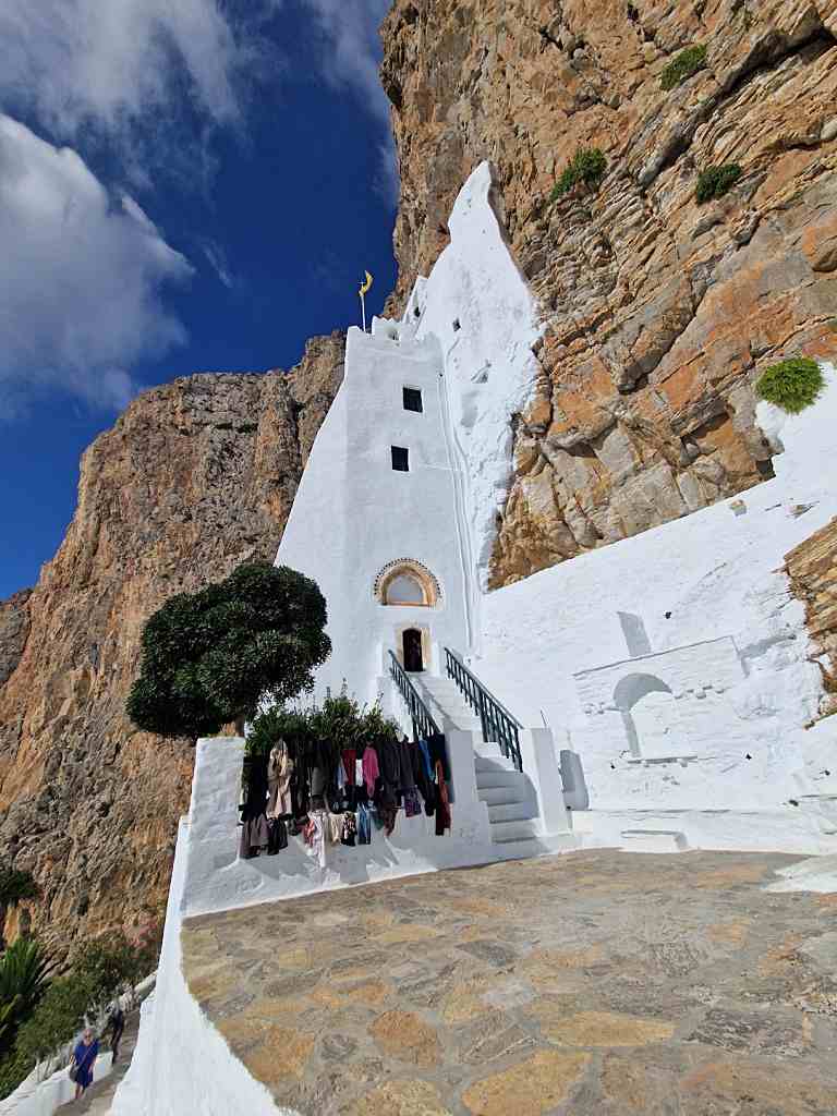 Guia do Mosteiro de Hozoviotissa, Amorgos