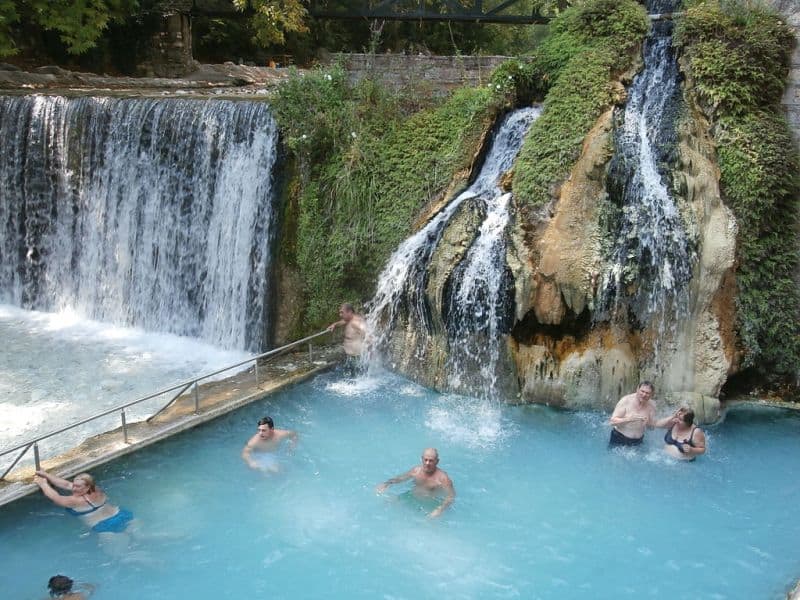 As 10 melhores fontes termais para visitar na Grécia