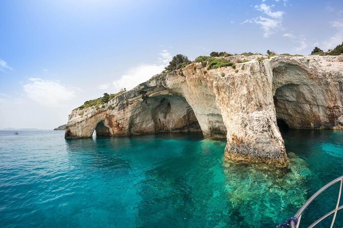 Grutas imperdíveis e grutas azuis na Grécia